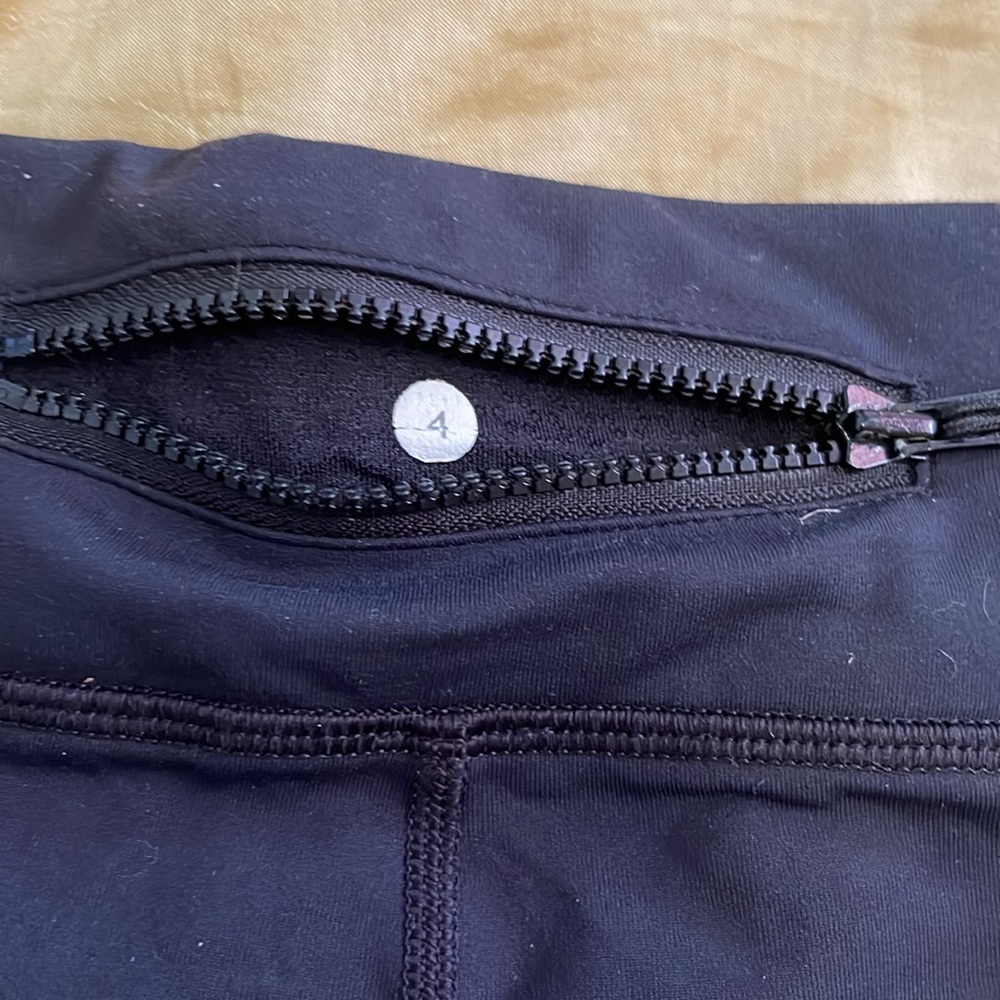 Lululemon tights - Picture 5 of 5